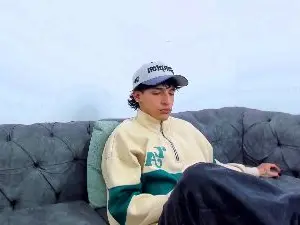 Cam4 Live Sex Cam of KroyWave