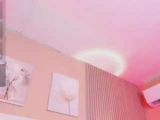 Camsoda Watch Live Sex Cams of lilly-19