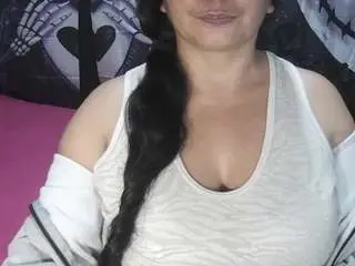 Camsoda Free Porn Cam of vivian-milf-paint