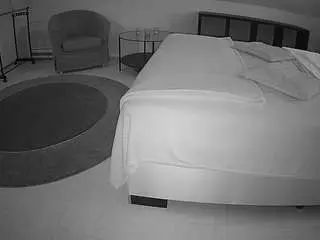 Camsoda Sex Chat of voyeurcam-julmodels-whitebed-6