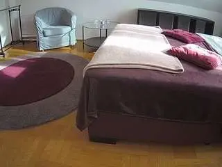 Camsoda Best Webcam of voyeurcam-julmodels-whitebed-6