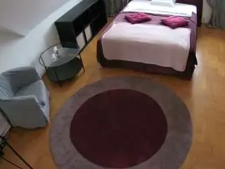 Camsoda Free Live Porn of voyeurcam-julmodels-whitebed-1