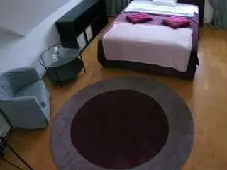 Camsoda Best Webcam of voyeurcam-julmodels-whitebed-1