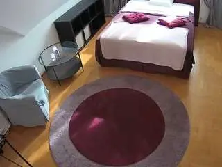 Camsoda Free Porn Cam of voyeurcam-julmodels-whitebed-1