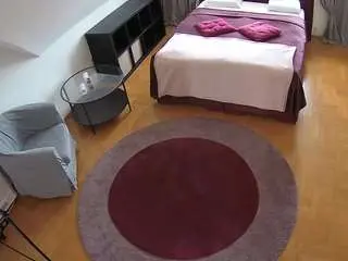 Camsoda Private Sex Chat of voyeurcam-julmodels-whitebed-1