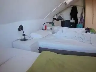 Camsoda Adult Webcam of voyeurcam-julmodels-bed-4