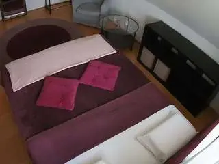 Camsoda Sex Chat of voyeurcam-julmodels-whitebed-2