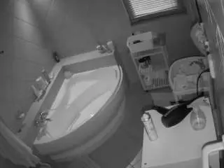 Camsoda Adult Video Chat of voyeurcam-julmodels-bath-1st-2