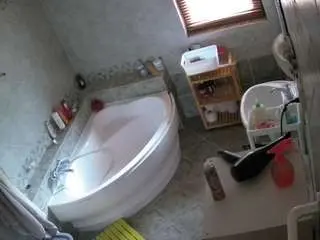 Camsoda Sex Chat of voyeurcam-julmodels-bath-1st-2