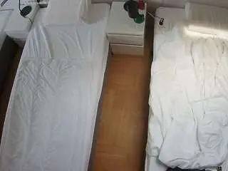 Camsoda Live Sex Cam of voyeurcam-julmodels-bed-5