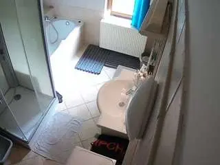 Camsoda Private Sex Chat of voyeurcam-julmodels-bath-2nd-2