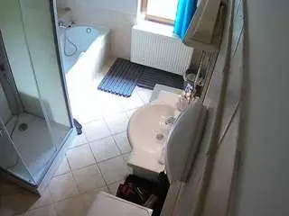 Camsoda Live Sex of voyeurcam-julmodels-bath-2nd-2