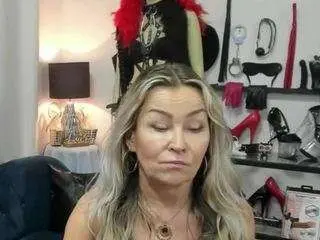 Camsoda Live Sex Cam of luxcrystal