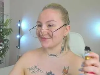 Camsoda Live Sex of debbie-taylor