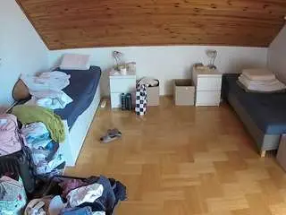 Camsoda Adult Webcams of voyeurcam-julmodels-greybed-3