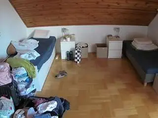 Camsoda Adult Webcams of voyeurcam-julmodels-greybed-3
