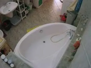 Camsoda Free Porn Cam of voyeurcam-julmodels-bath-1st-1