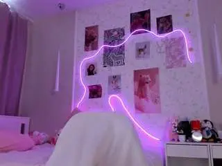 Camsoda Nude Webcam of elara-vee