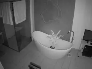 Camsoda Free Porn Cam of voyeurcam-casa-salsa-bathroom-5