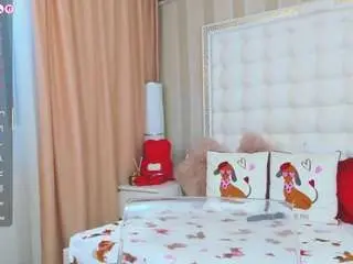Camsoda Free Porn Cam of kinkyofficee