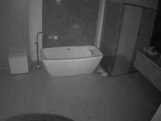 Camsoda Free Porn Cam of voyeurcam-casa-salsa-bathroom-4