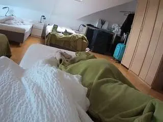 Camsoda Live Sex of voyeurcam-julmodels-bed-1