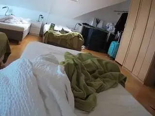 Camsoda Sex Cam of voyeurcam-julmodels-bed-1