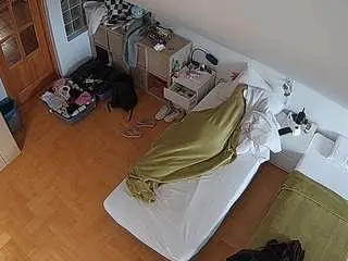 Camsoda Nude Webcam of voyeurcam-julmodels-bed-7