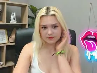 Camsoda Free Porn Cam of sweetlilyxo