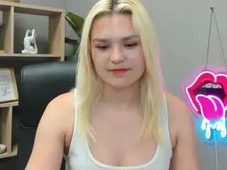 Camsoda Nude Webcam of sweetlilyxo