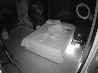 Camsoda Nude Webcam of voyeurcam-casa-salsa-disturbed