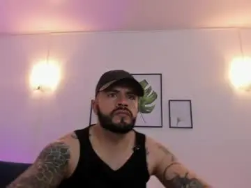 Chaturbate Adult Webcams of oliver_39