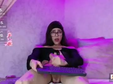 Chaturbate Live Sex Cam of candyluxury_