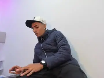 Chaturbate Live Sex of dennis_kinsey