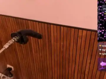 Chaturbate Live Sex Cam of aaliyah_padron