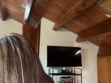 Chaturbate Live Porn of honeyyy95