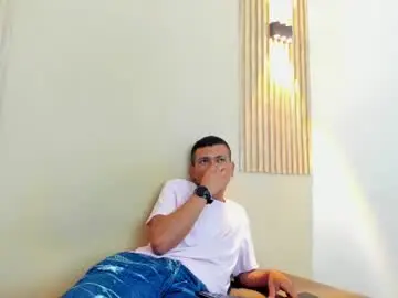 Chaturbate Private Sex Chat of maxi_jones2