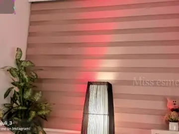 Chaturbate Watch Live Sex Cams of missesmeralda