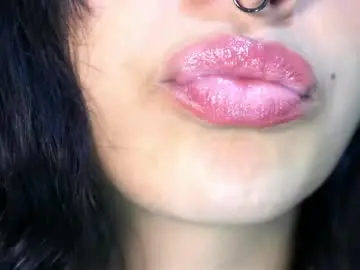 Chaturbate Live Sex Cam of alyssa_joness