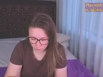Chaturbate Live Sex Cam of cute_darina