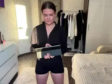 Chaturbate Live Sex Cam of peaachyvibe
