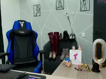 Chaturbate Live Sex Cam of sara_moon3