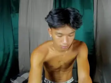 Chaturbate Live Porn of den_cummers