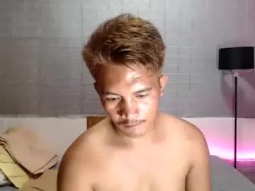 Chaturbate Watch Live Sex Cams of hunkylloyd