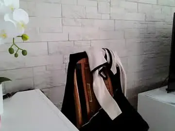 Chaturbate Free Live Porn of juliaorgasm