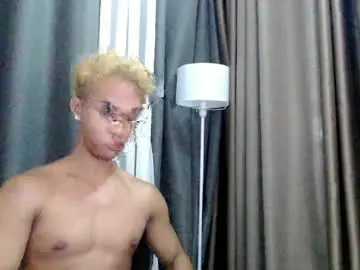 Chaturbate Live Sex Cam of hunk_edward