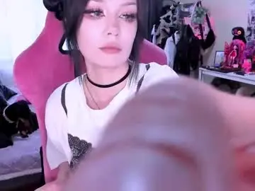 Chaturbate Live Sex Cam of broodmommyy3