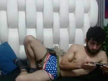 Chaturbate Free Live Porn of aaron_jones_1