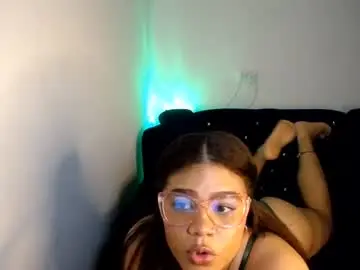 Chaturbate Sex Chat of isamoon99