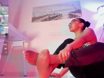 Chaturbate Live Sex Cam of thais_dreams
